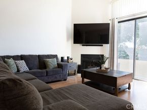 21241 Lassen Street 1, Chatsworth (los Angeles) CA 91311