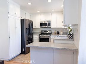21241 Lassen Street 1, Chatsworth (los Angeles) CA 91311