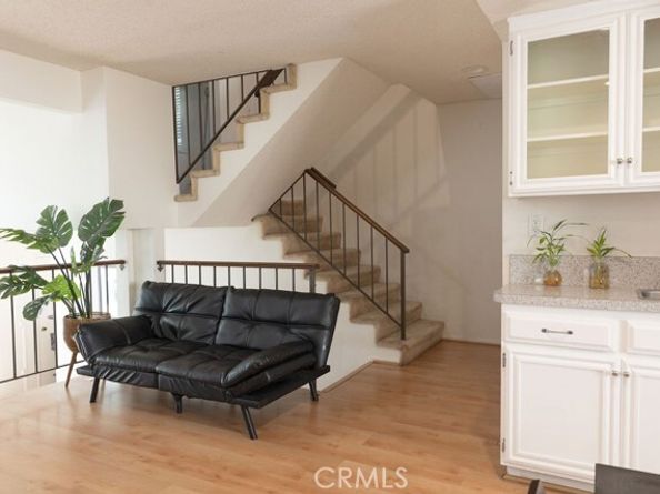 21241 Lassen Street 1, Chatsworth (los Angeles) CA 91311