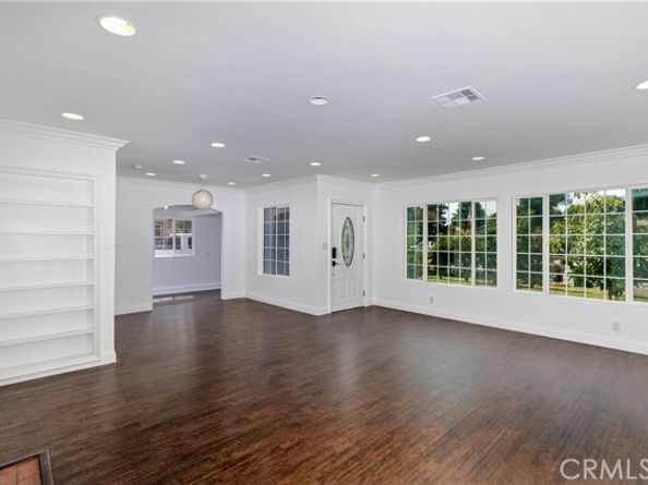 8546 Woodley Ave, North Hills (los Angeles) CA 91343