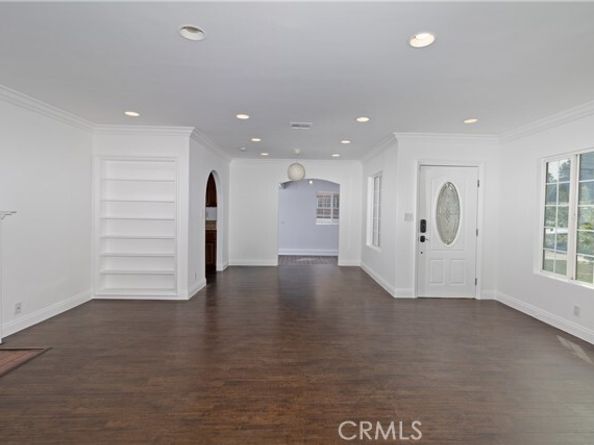 8546 Woodley Ave, North Hills (los Angeles) CA 91343