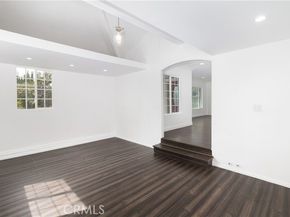 8546 Woodley Ave, North Hills (los Angeles) CA 91343