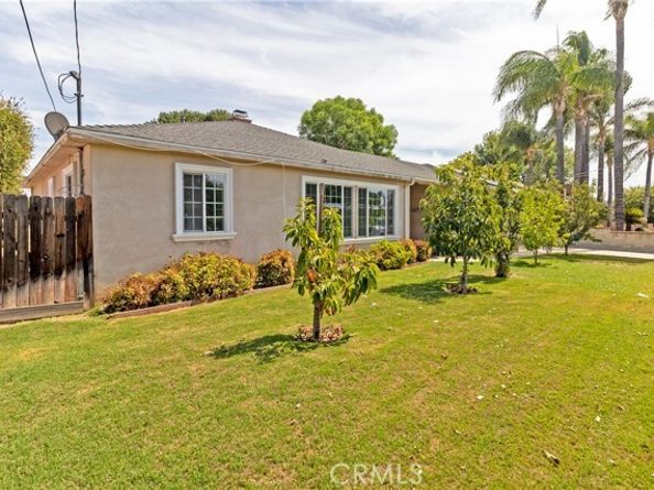 8546 Woodley Ave, North Hills (los Angeles) CA 91343