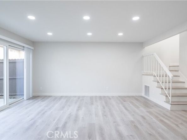 12302 Runnymede Street 4, North Hollywood (los Angeles) CA 91605
