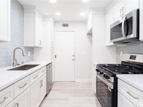 12302 Runnymede Street 4, North Hollywood (los Angeles) CA 91605