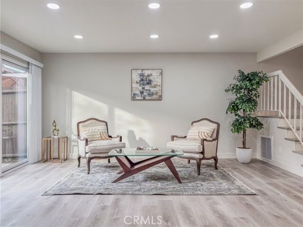 12302 Runnymede Street 4, North Hollywood (los Angeles) CA 91605