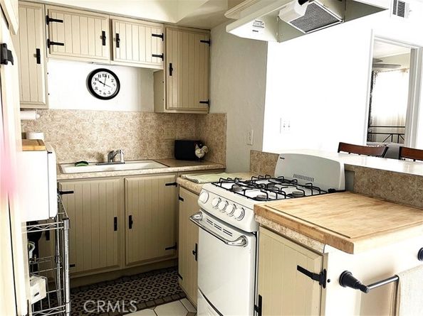 22050 Tulsa, Chatsworth (los Angeles) CA 91311