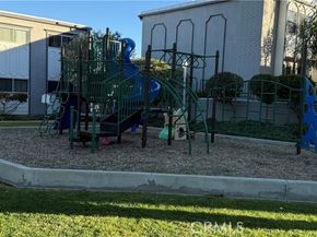 22049 Oxnard, Woodland Hills (los Angeles) CA 91367