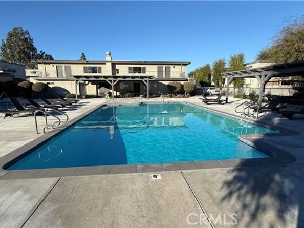 22049 Oxnard, Woodland Hills (los Angeles) CA 91367