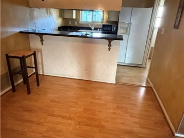 22049 Oxnard, Woodland Hills (los Angeles) CA 91367