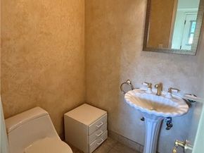 22049 Oxnard, Woodland Hills (los Angeles) CA 91367