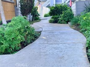 20930 Parthenia Street 216, Canoga Park (los Angeles) CA 91304