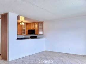 20930 Parthenia Street 216, Canoga Park (los Angeles) CA 91304