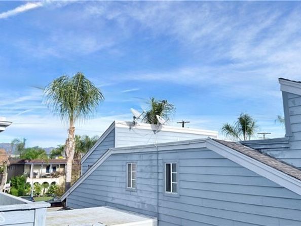 20930 Parthenia Street 216, Canoga Park (los Angeles) CA 91304