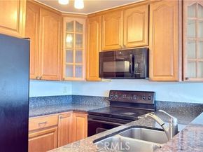 20930 Parthenia Street 216, Canoga Park (los Angeles) CA 91304