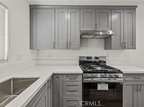 10558 Laurel Canyon Blvd, Pacoima (los Angeles) CA 91331