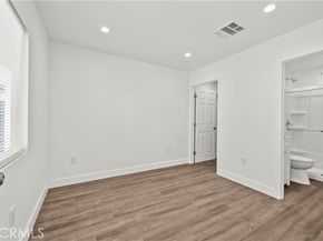 10558 Laurel Canyon Blvd, Pacoima (los Angeles) CA 91331