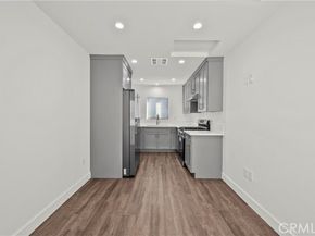 10558 Laurel Canyon Blvd, Pacoima (los Angeles) CA 91331