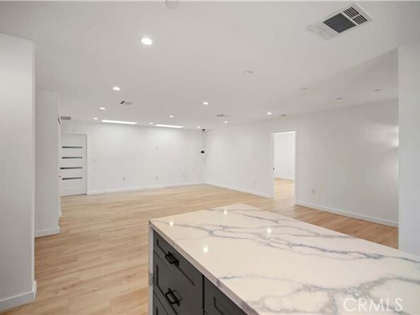 7842 Lasaine Avenue, Northridge (los Angeles) CA 91325