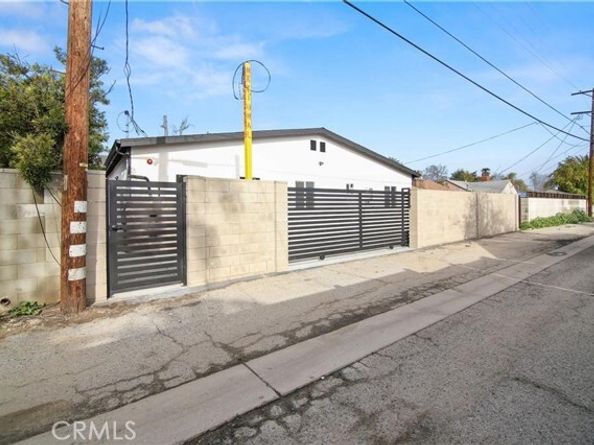 7842 Lasaine Avenue, Northridge (los Angeles) CA 91325