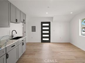 7842 Lasaine Avenue, Northridge (los Angeles) CA 91325