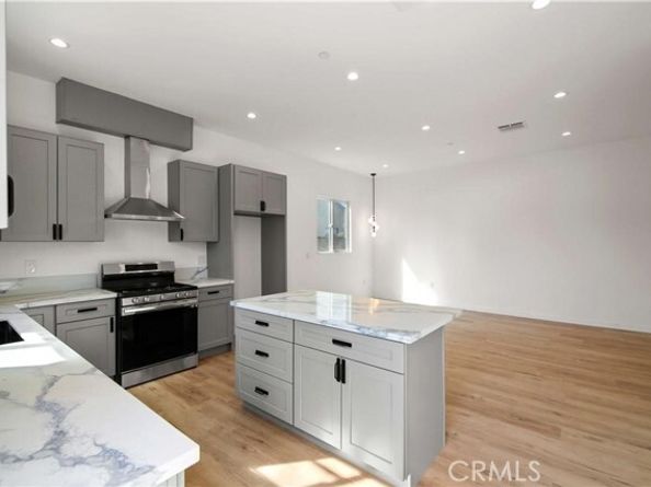 7842 Lasaine Avenue, Northridge (los Angeles) CA 91325