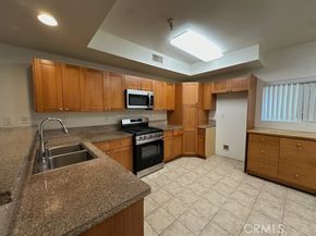 7551 Jordan Avenue 109, Canoga Park (los Angeles) CA 91303