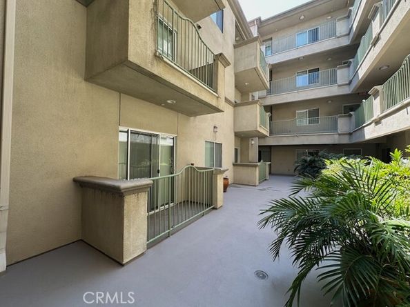 7551 Jordan Avenue 109, Canoga Park (los Angeles) CA 91303