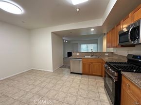 7551 Jordan Avenue 109, Canoga Park (los Angeles) CA 91303
