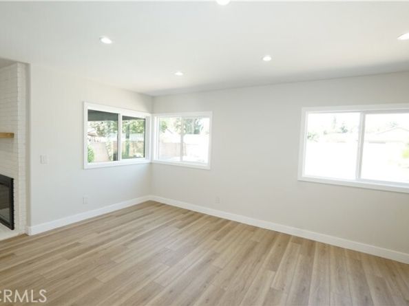 10345 Blucher Avenue, Granada Hills (los Angeles) CA 91344