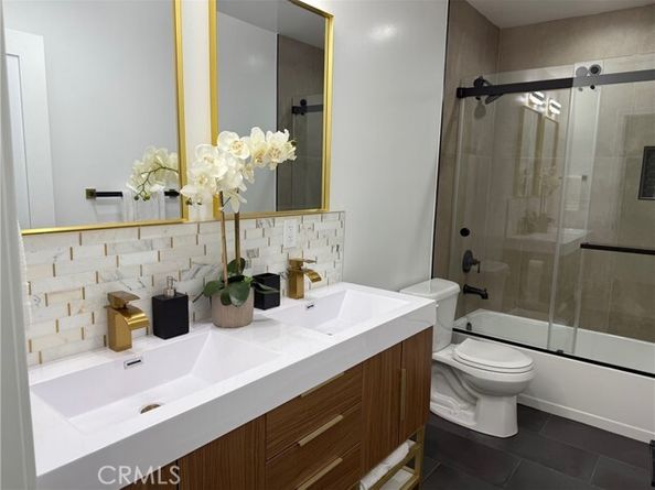 20406 Londelius Street, Winnetka (los Angeles) CA 91306