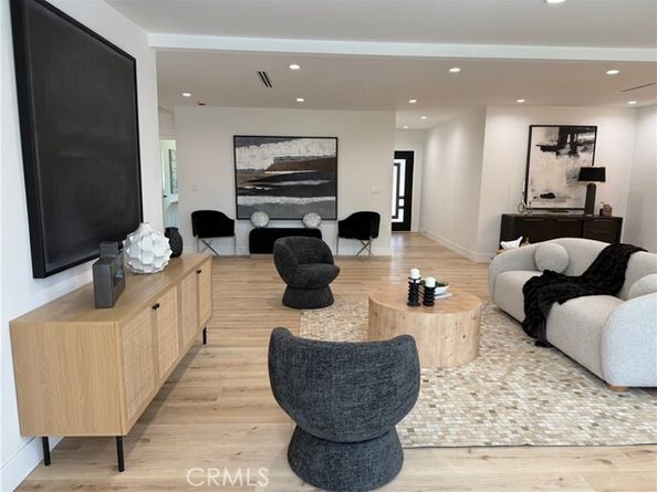 20406 Londelius Street, Winnetka (los Angeles) CA 91306