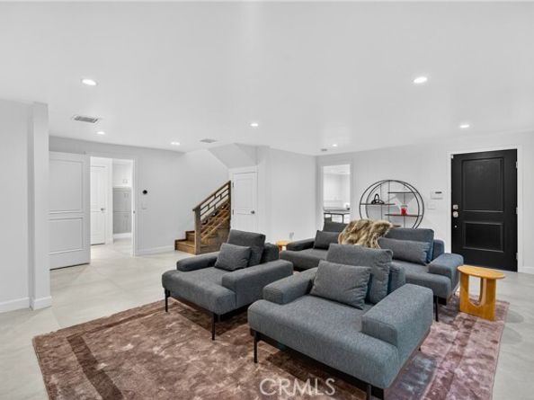 7576 McGroarty Terrace, Los Angeles CA 91042