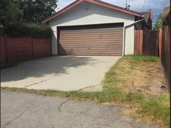 16632 Nordhoff Street, North Hills (los Angeles) CA 91343