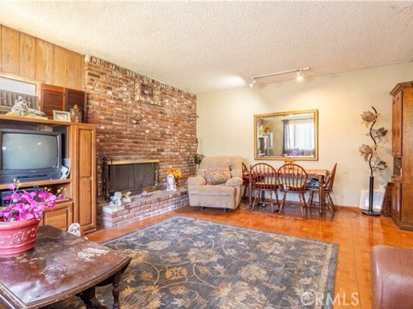 16632 Nordhoff Street, North Hills (los Angeles) CA 91343