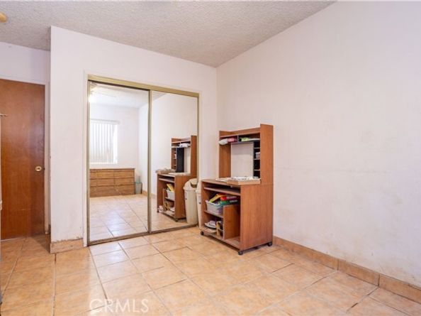 16632 Nordhoff Street, North Hills (los Angeles) CA 91343