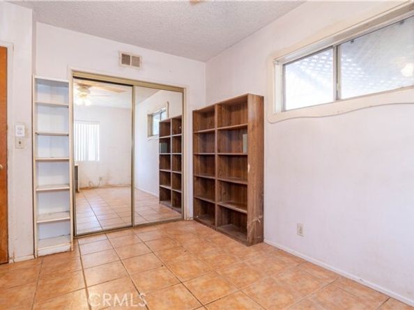16632 Nordhoff Street, North Hills (los Angeles) CA 91343