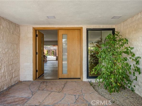 17601 McCormick Street, Encino (los Angeles) CA 91316