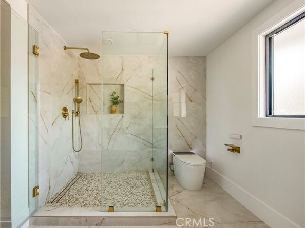 17601 McCormick Street, Encino (los Angeles) CA 91316