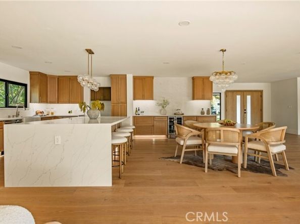 17601 McCormick Street, Encino (los Angeles) CA 91316