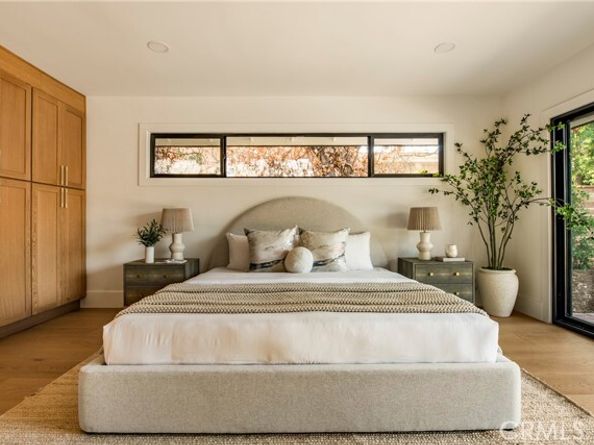17601 McCormick Street, Encino (los Angeles) CA 91316