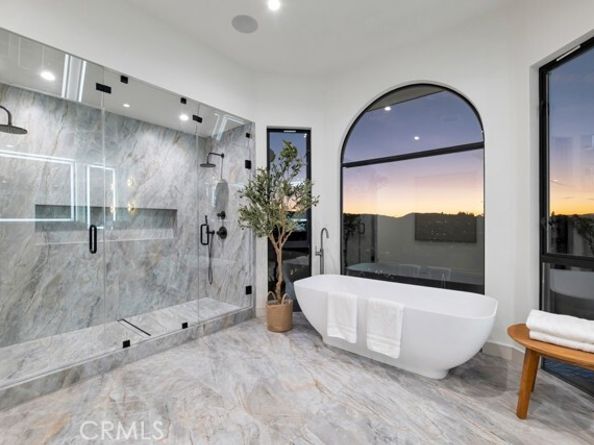 4015 Clarinda Drive, Tarzana (los Angeles) CA 91356
