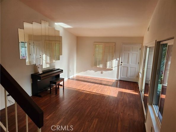 10407 Larwin Avenue, Chatsworth (los Angeles) CA 91311