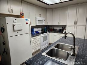 10407 Larwin Avenue, Chatsworth (los Angeles) CA 91311