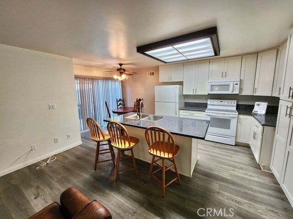 10407 Larwin Avenue, Chatsworth (los Angeles) CA 91311