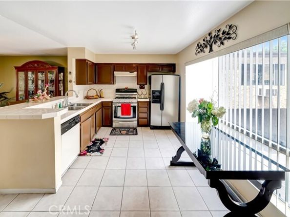 7226 Jordan Avenue 6, Canoga Park (los Angeles) CA 91303