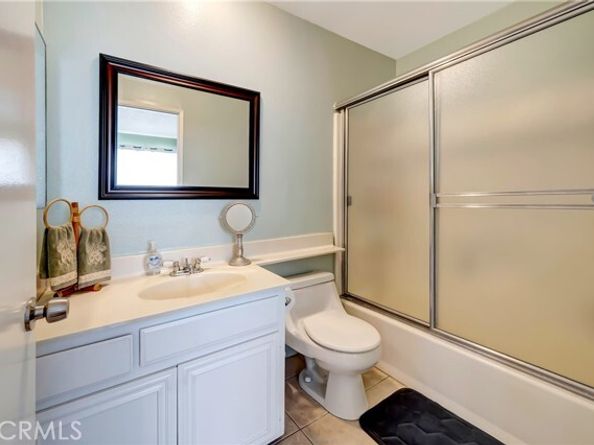 7226 Jordan Avenue 6, Canoga Park (los Angeles) CA 91303