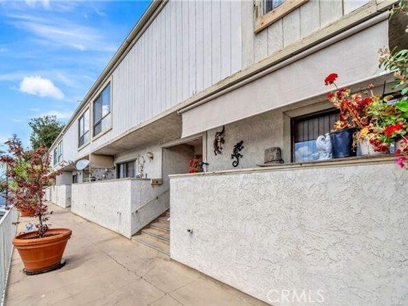 7226 Jordan Avenue 6, Canoga Park (los Angeles) CA 91303