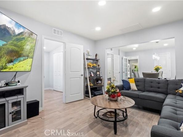 13118 Hoyt Street, Pacoima (los Angeles) CA 91331