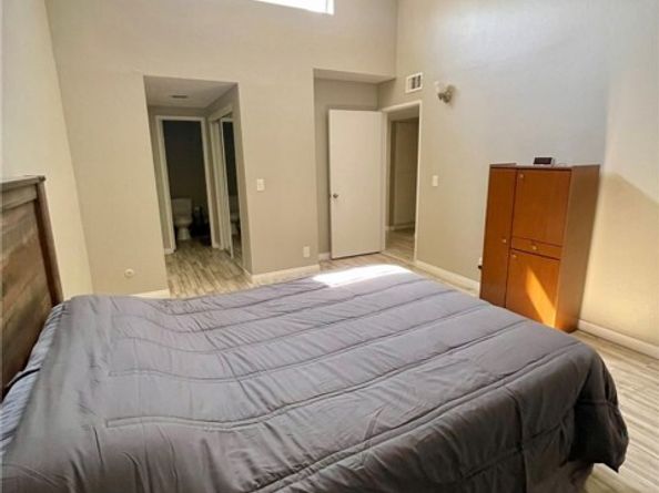 8020 Langdon Avenue 208, Van Nuys (los Angeles) CA 91406